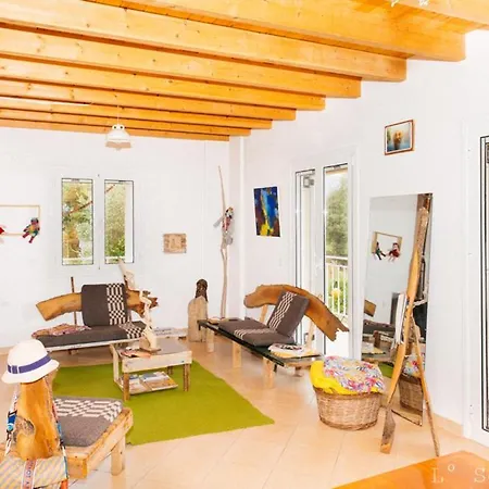 Solarhouse With Private Beach Access * Halikounas