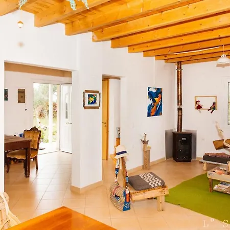 Solarhouse With Private Beach Access * Halikounas